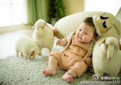 点击看大图 戴皇冠的牧羊女-西瓜庄园儿童摄影
