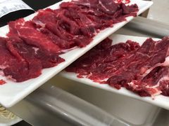现切鲜嫩牛肉-为什么牛潮汕牛肉火锅(万胜广场店)