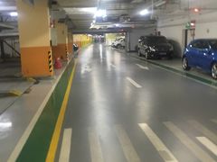 -环球港-停车场