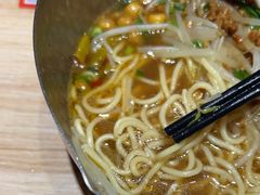 -魔都三兄弟酸辣粉·蘸卤炸串(虹桥万科店)
