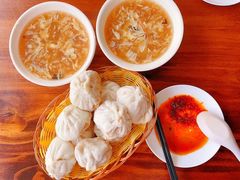 鲜虾韭菜三鲜包-草包包子铺(宽厚里店)
