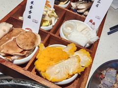 -东巴谷野生菌火锅餐厅