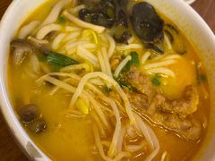 酸汤米线-云海肴·汽锅鸡·云南菜(苏州中心店)