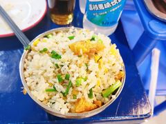 -牛华周记麻辣烫起源店