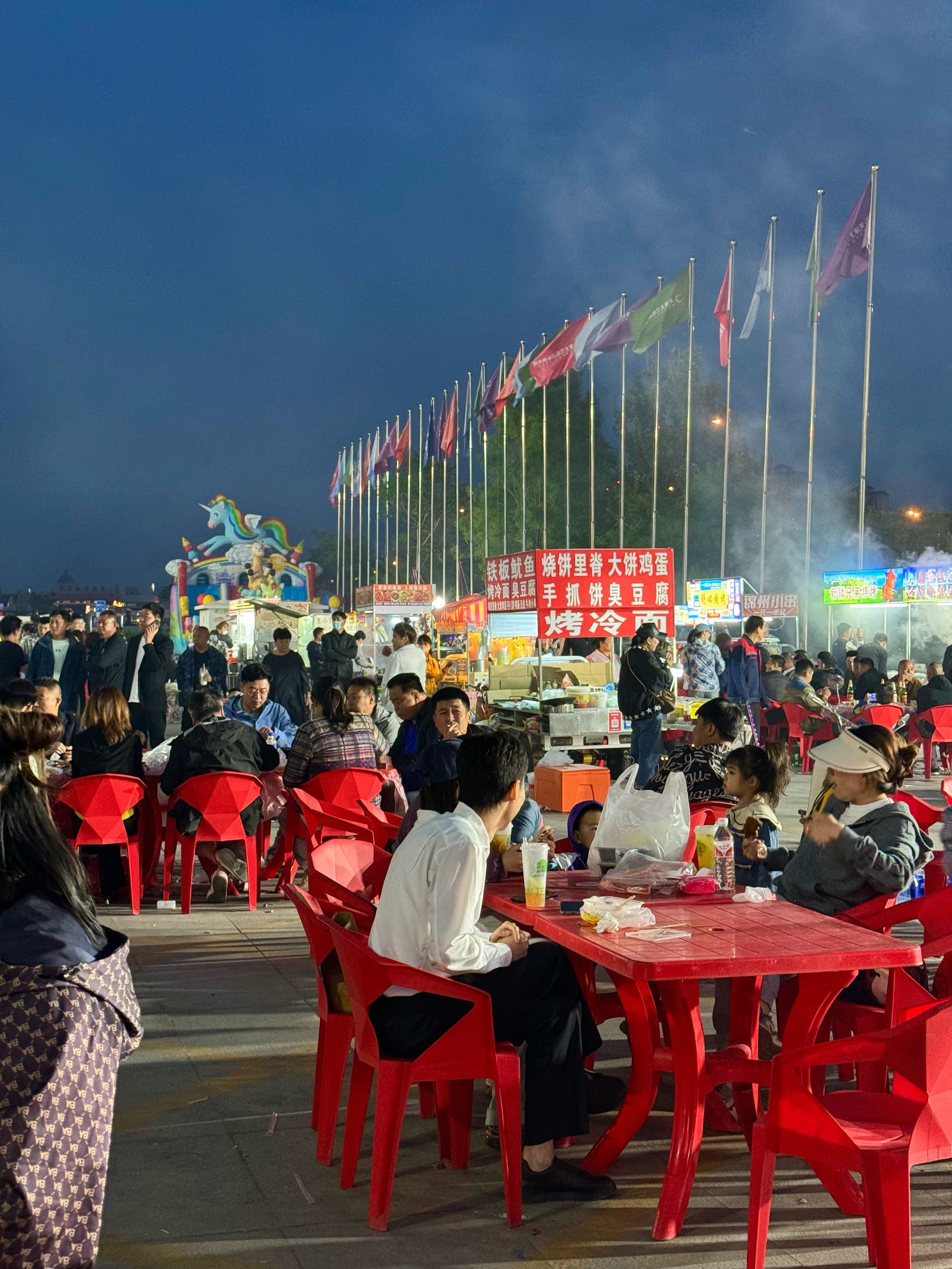 天津大学城夜市图片