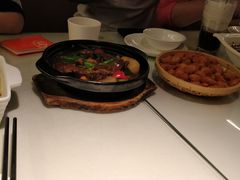 -新大咀港式茶餐厅(宝山万达店)