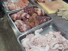 -标记美食新鲜猪杂(兴南大道店)