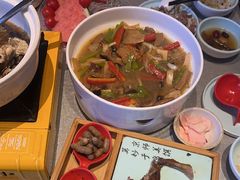 -有红鸡毛店·川菜(建设路店)