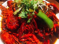 -虾弄弄海派小龙虾·牛羊蝎子火锅