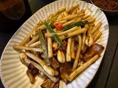 花生苗炒腊肉-Ameigo梅果·云贵川bistro(长宁来福士店)