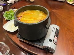 酸萝卜牦牛石锅-林芝工布庄园希尔顿酒店-猎味中餐厅