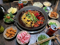 -四小区火锅·巷子里的重庆火锅(花照壁店)