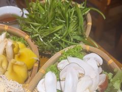 -民食香·腊排骨野生菌美食(木府店)
