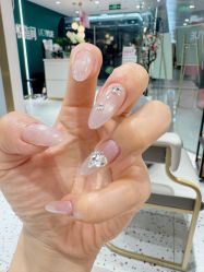 -悦指间美甲美睫