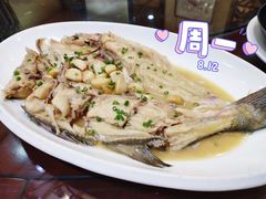 一卤鲜鲈鱼-乔家小院•本地小海鲜•非遗驴肉(万年泉路店)