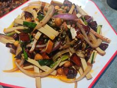 -咊记茅草棚柴火鸡(乌当店)