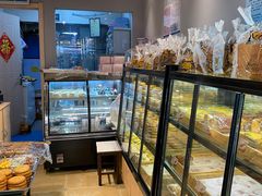 面包甜点陈列柜-宏发红西饼屋(天津路店)