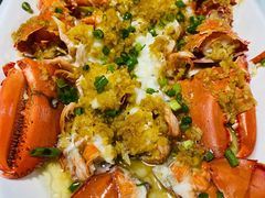 波士顿龙虾-范饭椰林川湘味海鲜·椰子鸡(三亚湾椰梦长廊店)
