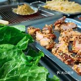 打卡网红烤肉店[调皮]