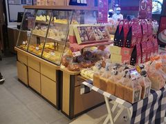 面包甜点陈列柜-山崎面包(苏州中心店)