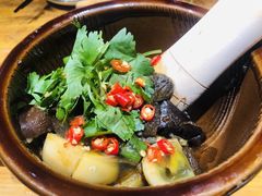 -老滇山寨•云南特色菜•地方菜•民族风情歌舞表演(金碧店)