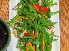 五彩花菇荷兰豆-云海肴·汽锅鸡·云南菜(苏州中心店)