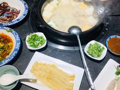 -大匠工房古船木艺术餐厅·猪肚鸡专门店(长白仙岛店)