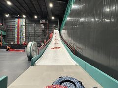 -极限PLAY运动娱乐新世界·团建派对潮玩休闲馆·室内蹦极高空游乐园