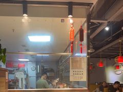 门面-牛里牛气· 榴莲海鲜鲜牛肉自助火锅·烤肉(横岗店)