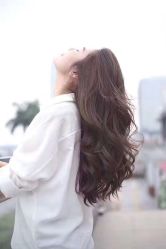 -天下皇剪新潇洒美容美发