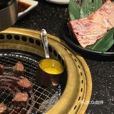 有的沾黄油、有的沾芝士拉丝