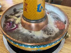 -毛辣果·贵州红酸汤牛肉火锅(西单店)