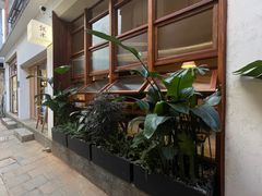 -银米·云南传统过桥米线(双廊黑金冠店)