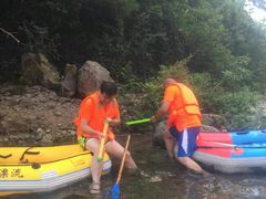 -安吉龙王山峡谷漂流