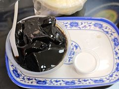 龟苓膏加椰奶-百花传统甜品店(原址店)