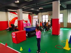 -悦动体能篮球羽毛球网球(三里河店)