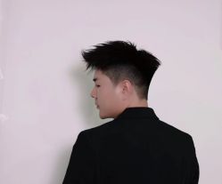 -老男孩男士理容馆·理发·烫染·修面