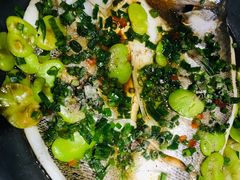 豆瓣葱香海鲈鱼-蜜桃餐厅·伴山(绿宝广场店)