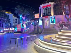 -亚龙湾亚泰商业街