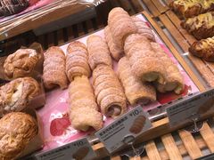 卡斯达奶油圈圈派-巴黎贝甜(杨浦宝地店)