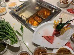 -海底捞火锅鲜切牛肉主题店(长寿路店)