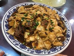 -壹阁胡羊焖饼(特色小吃街店)