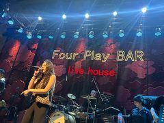 -FOUR PLAY BAR