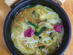 -桥香园过桥米线(国贸店)