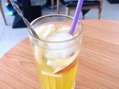 白桃乌龙茶-平行世界·猫咖(首经贸店)