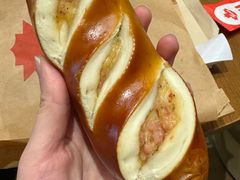 芝士培根碱水棍-Tims天好咖啡·贝果(东方广场店)