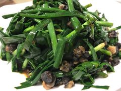 韭菜炒螺蛳头-洪齐林老镇