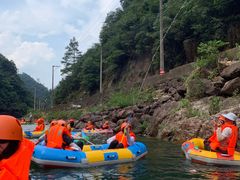-安吉龙王山峡谷漂流