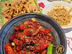-肥肥虾庄·金牌油焖大虾(汉街SKP店)