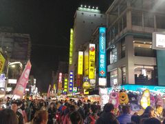 -六合夜市
